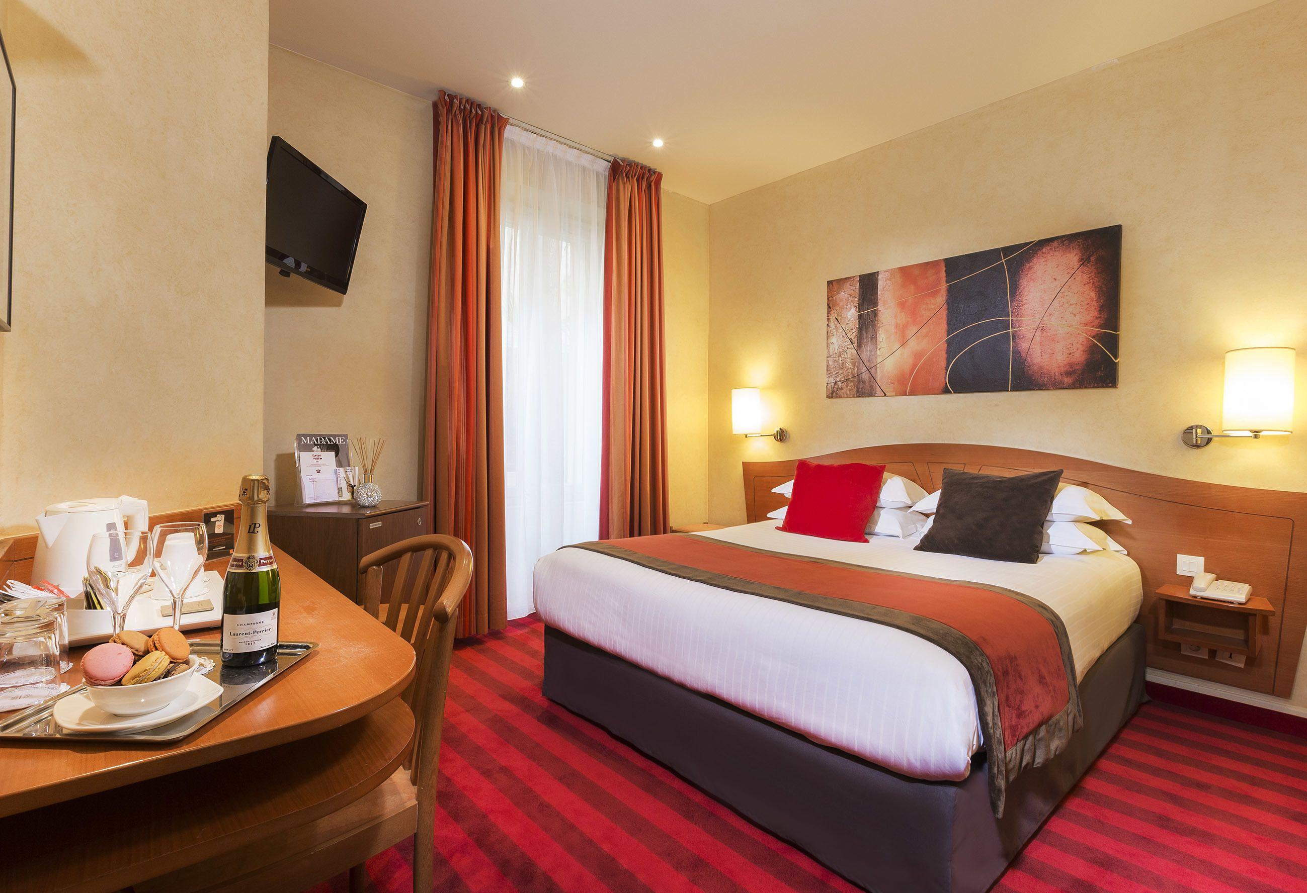 Europe Eiffel Hotel 3*