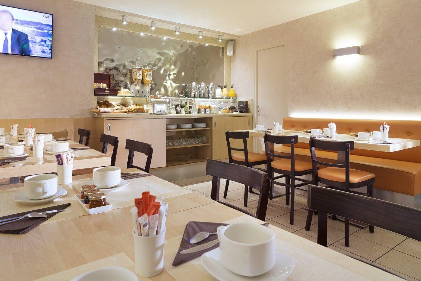 Europe Eiffel Hotel 3*